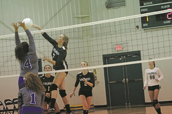 Broadwater Posts a Volleyball Win