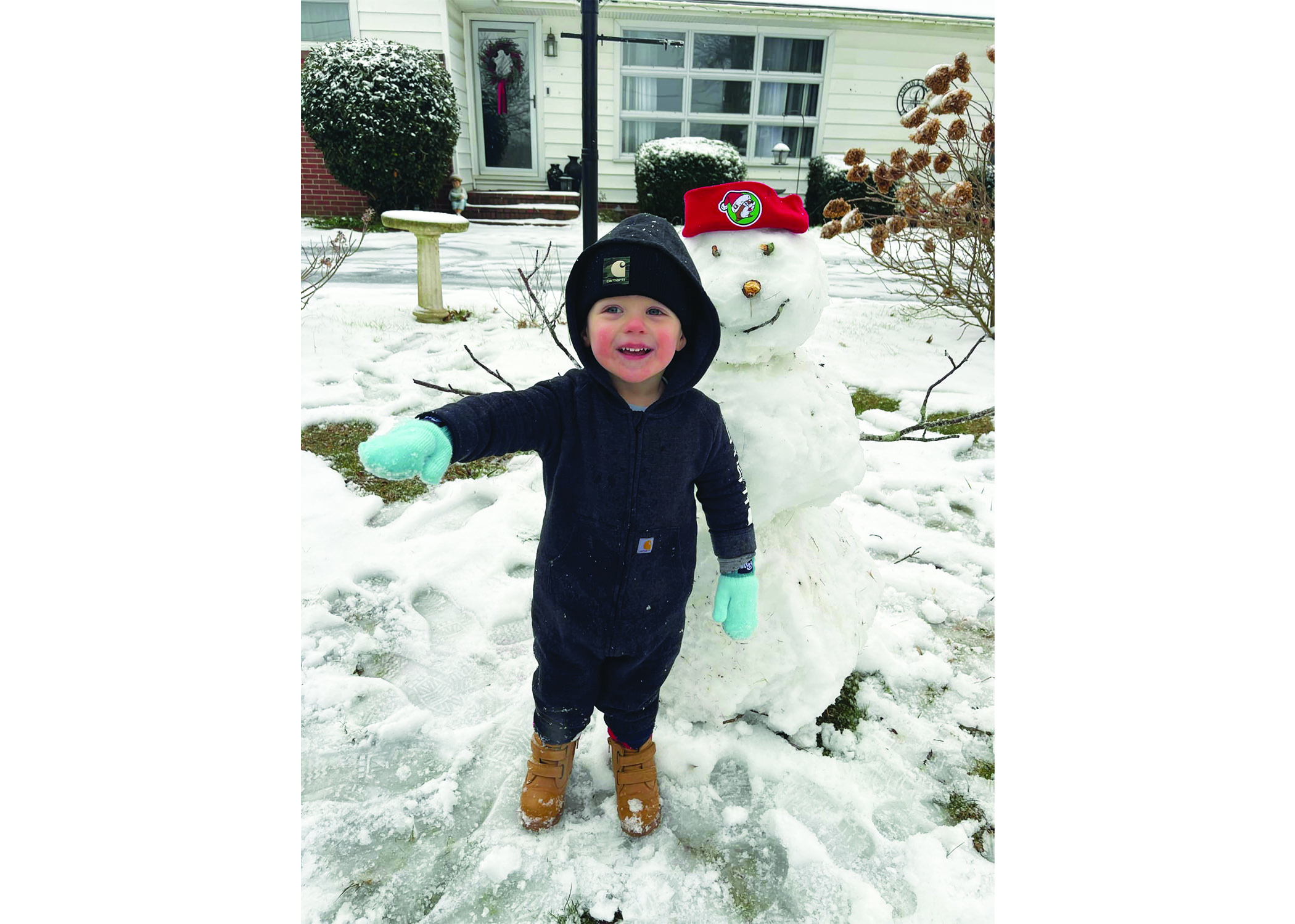 First snowfall  creates joy among young