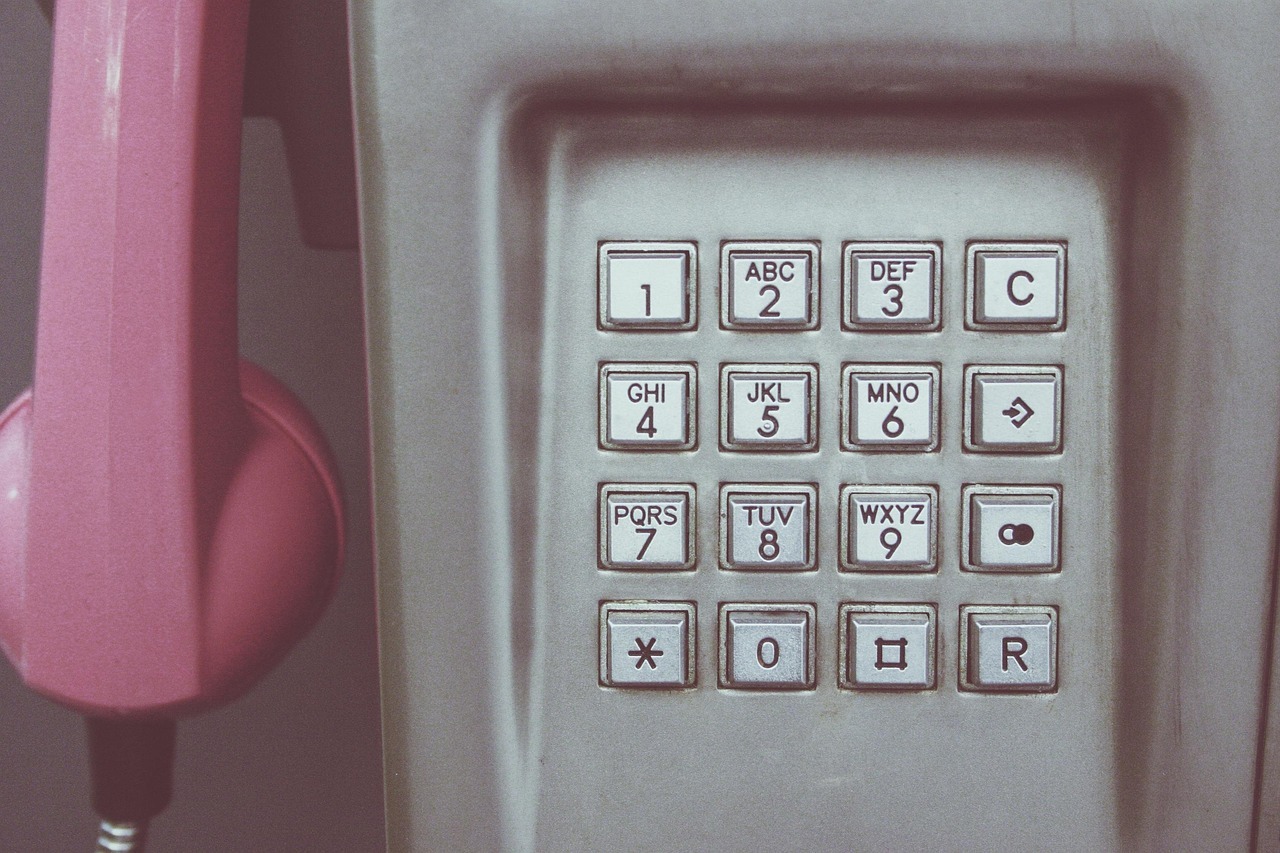 phone-booth-1439052_1280